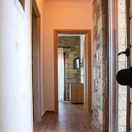 Asfendamos Villa *